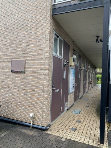 18/22 エントランス