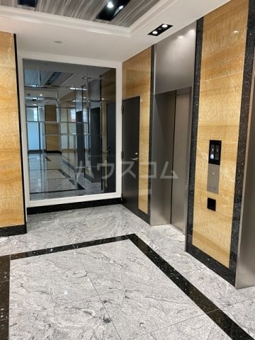 22/30 エントランス