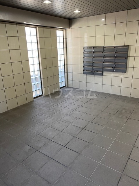 22/29 エントランス