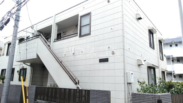 19/23 エントランス