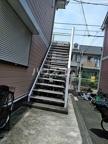 26/30 エントランス