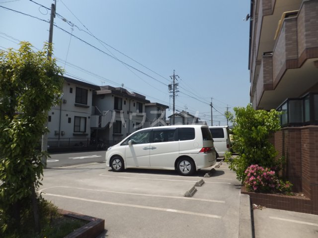 17/20 駐車場