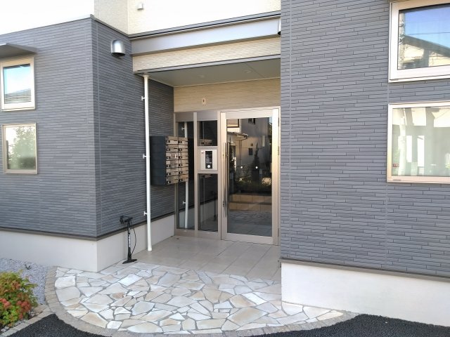 26/30 エントランス