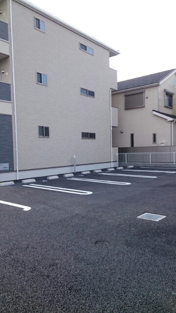 27/30 駐車場