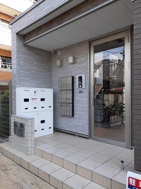 17/28 エントランス