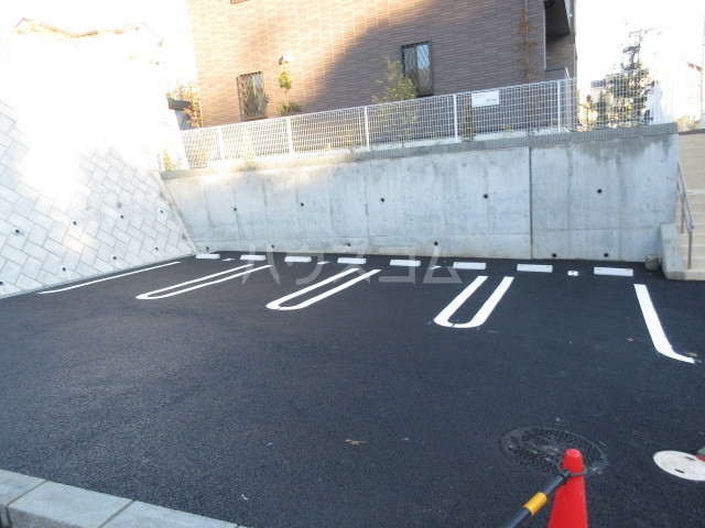 14/20 駐車場