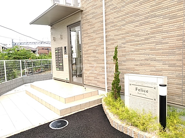 28/30 エントランス