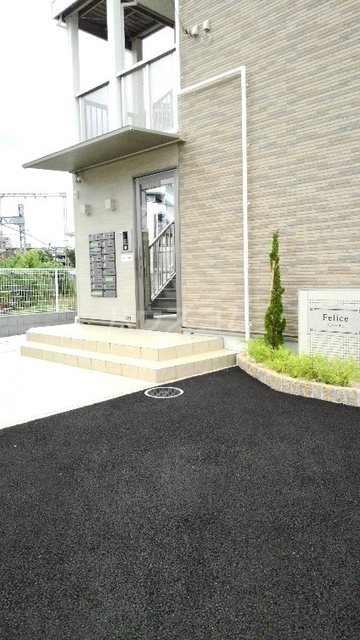 22/30 エントランス