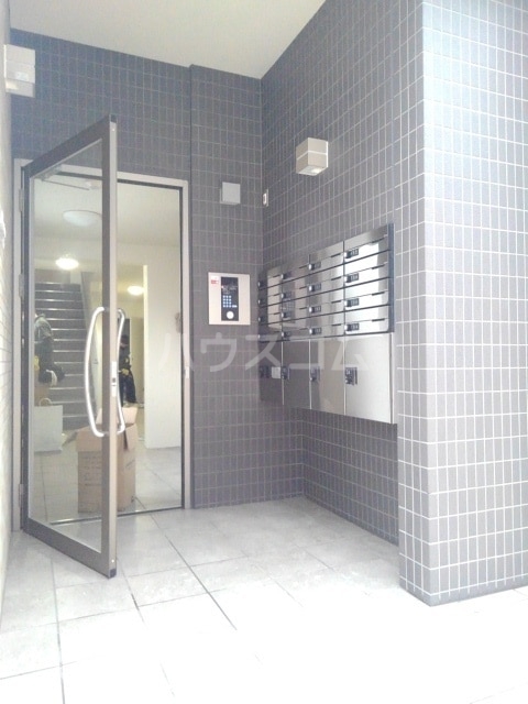 18/25 エントランス