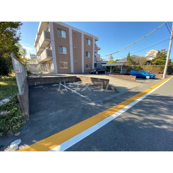 2/7 駐車場