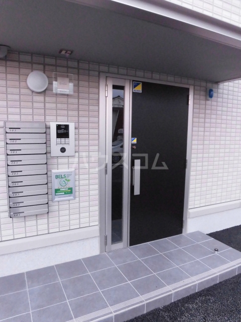 21/29 エントランス