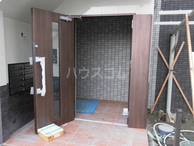 21/27 エントランス