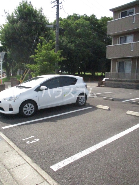 17/20 駐車場
