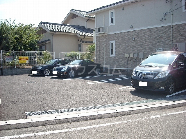 14/17 駐車場