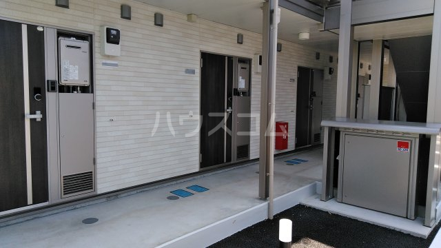 25/30 エントランス