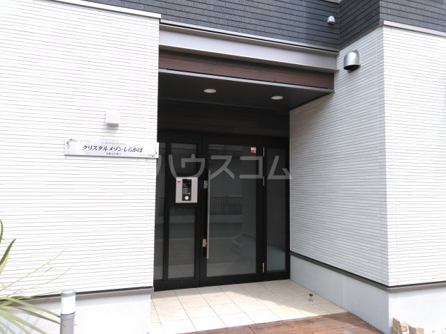 26/30 エントランス