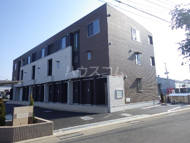 15/23 エントランス