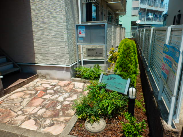 25/30 エントランス