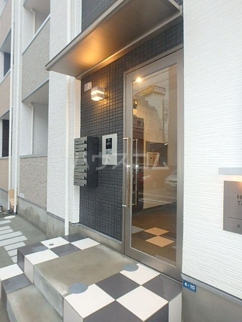 24/30 エントランス