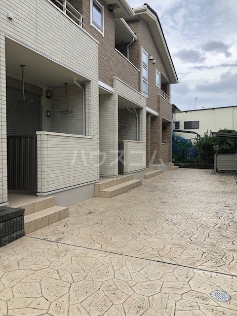 14/25 エントランス