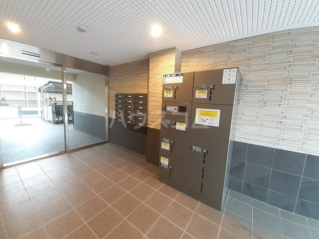 15/27 エントランス