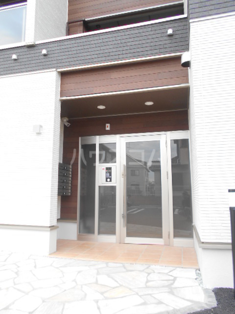 28/30 エントランス