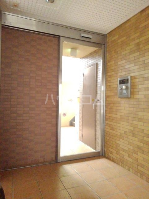 19/25 エントランス