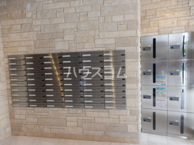 13/16 エントランス