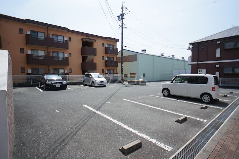 17/23 駐車場