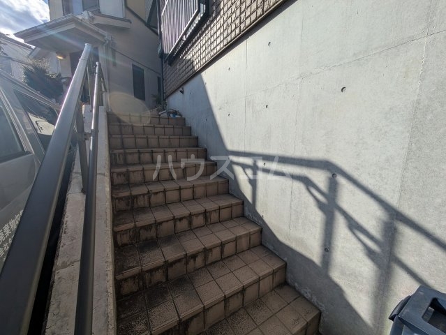 21/29 エントランス