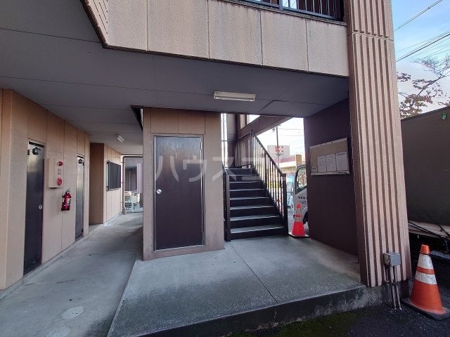 20/26 エントランス