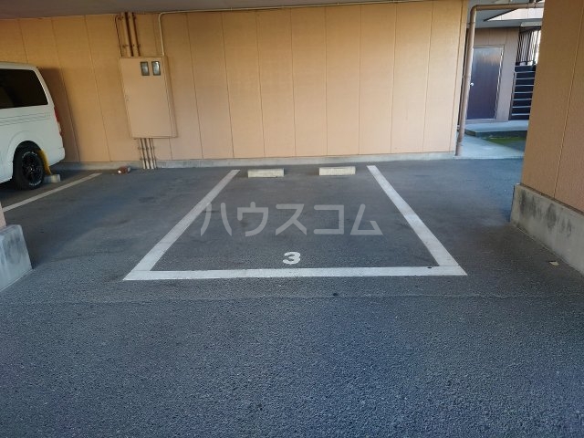 21/26 駐車場