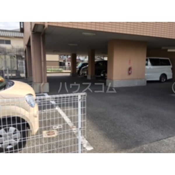 18/23 駐車場