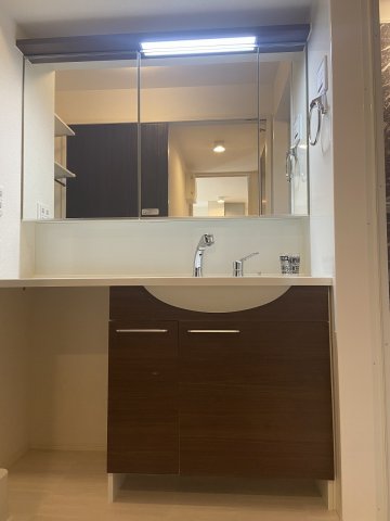 13/30 洗面