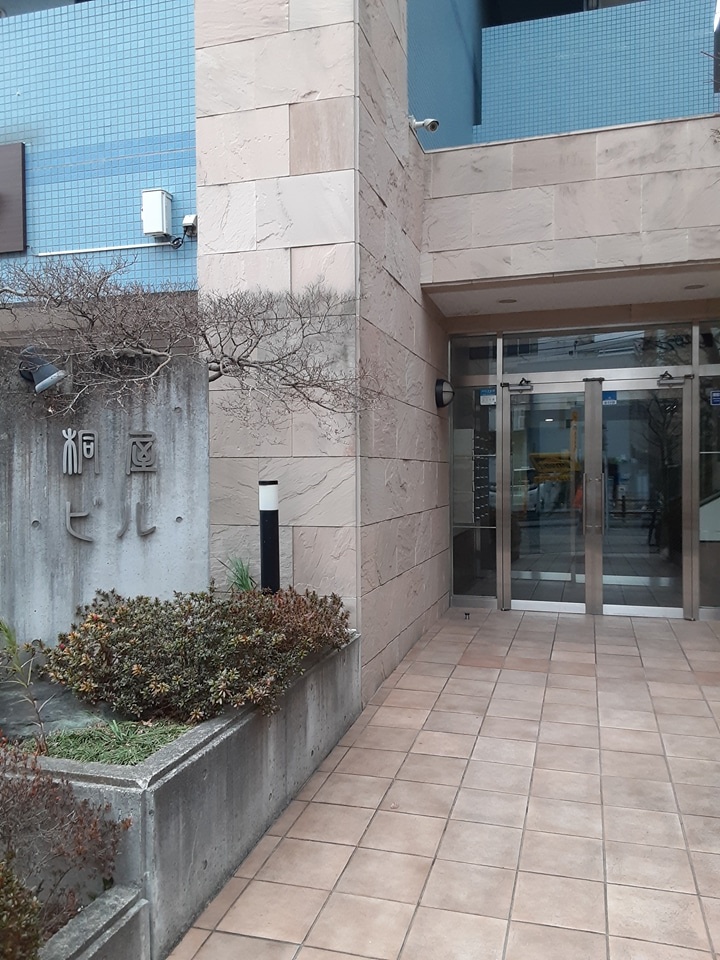 21/28 エントランス