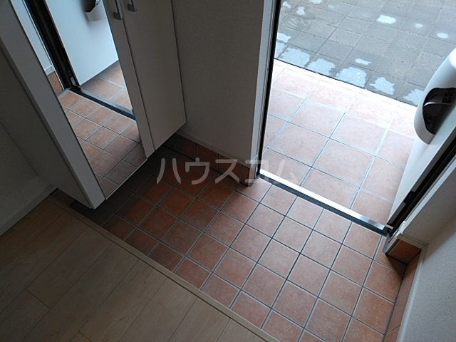 13/30 玄関