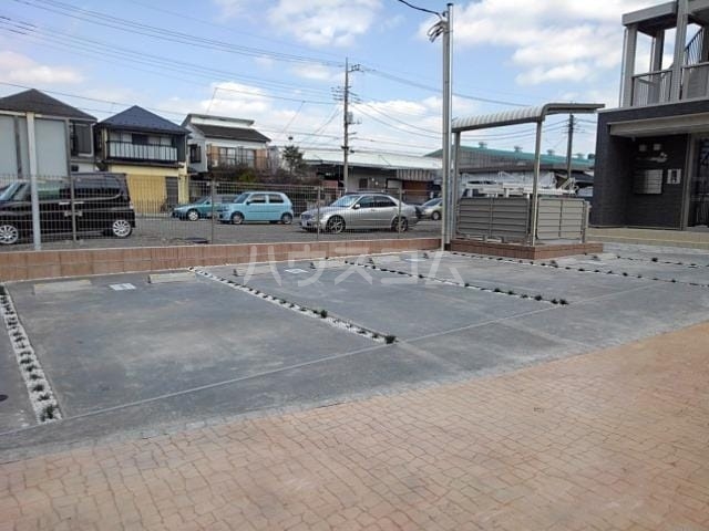 16/22 駐車場