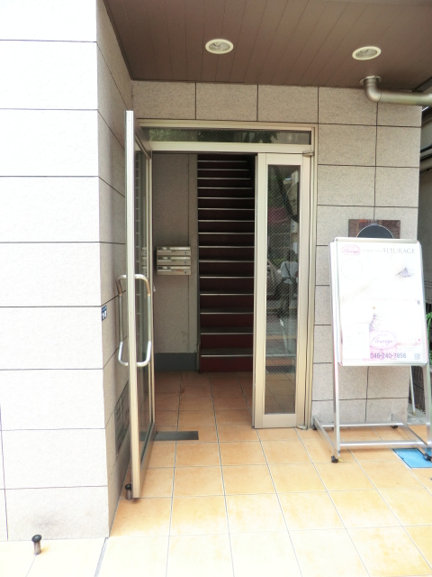 20/28 エントランス