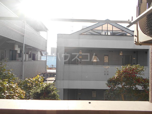 17/23 エントランス