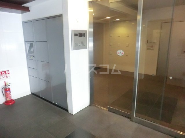 22/30 エントランス