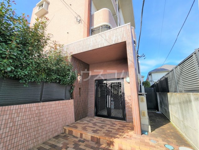 17/25 エントランス