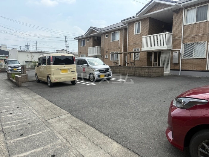 2/7 駐車場