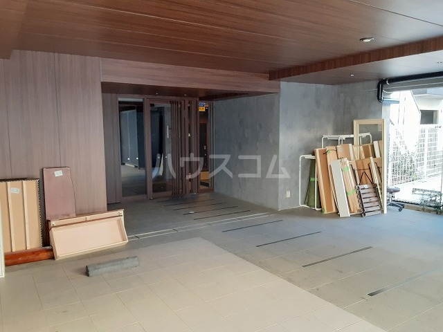 25/30 エントランス