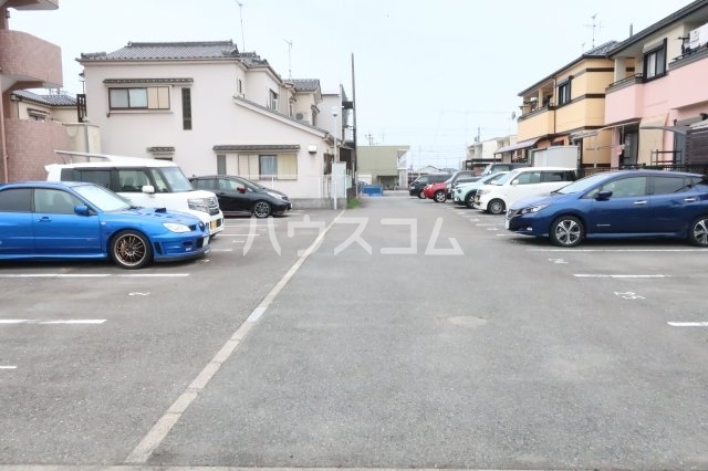 22/27 駐車場