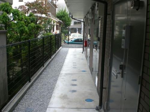 23/30 エントランス