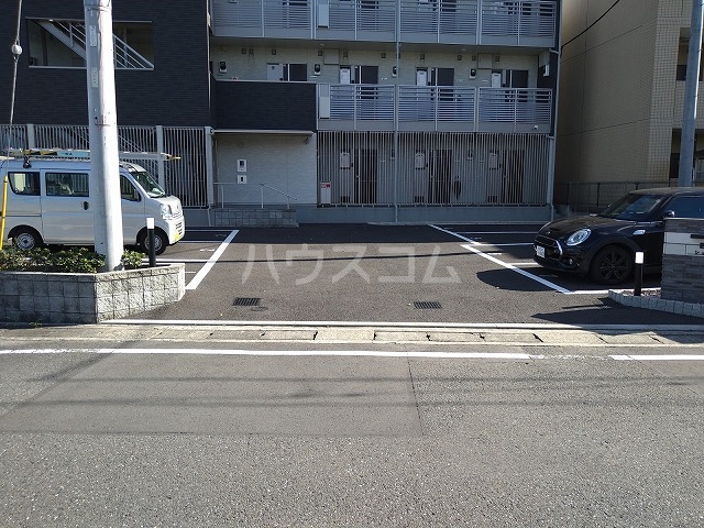 2/6 駐車場