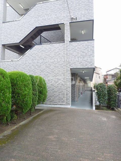 15/23 エントランス