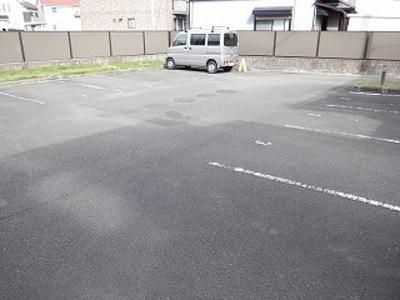 14/14 駐車場
