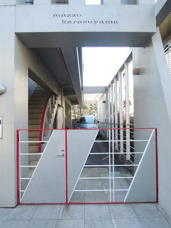 15/21 エントランス