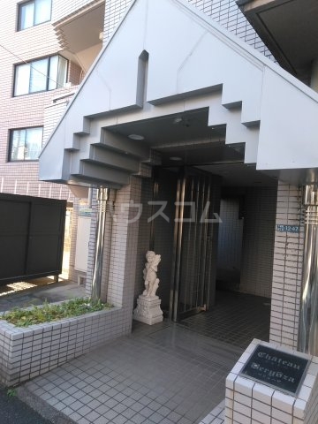 27/29 エントランス